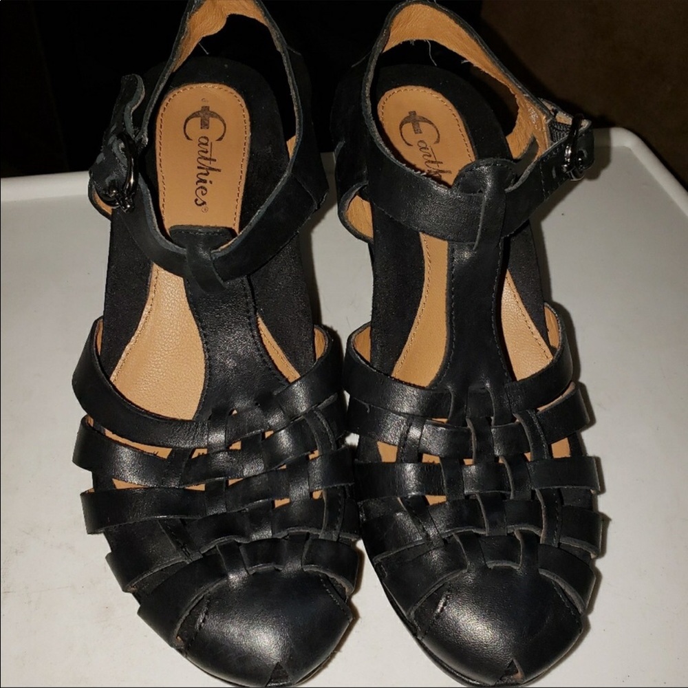 Earthies Wedges